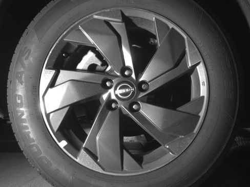 Used 2025 Nissan Rogue SV image 15