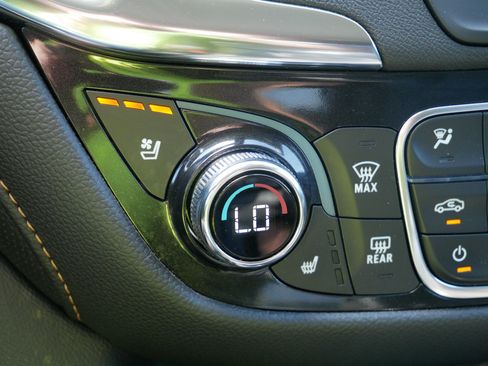 Used 2024 Chevrolet Equinox Premier AWD/4WD image 28