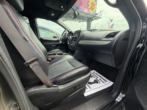 Used 2018 Dodge Grand Caravan GT FWD image 21