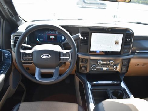 Used 2025 Ford F450 Lariat w/ FX4 Off-Road Package image 19