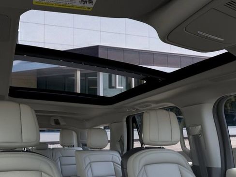 New 2026 Lincoln Navigator Reserve AWD/4WD image 23