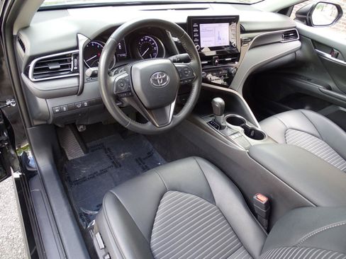 Used 2024 Toyota Camry SE FWD image 15