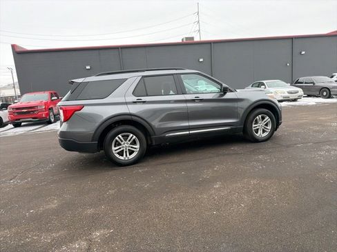 Used 2021 Ford Explorer XLT w/ Class III Trailer Tow Package image 5