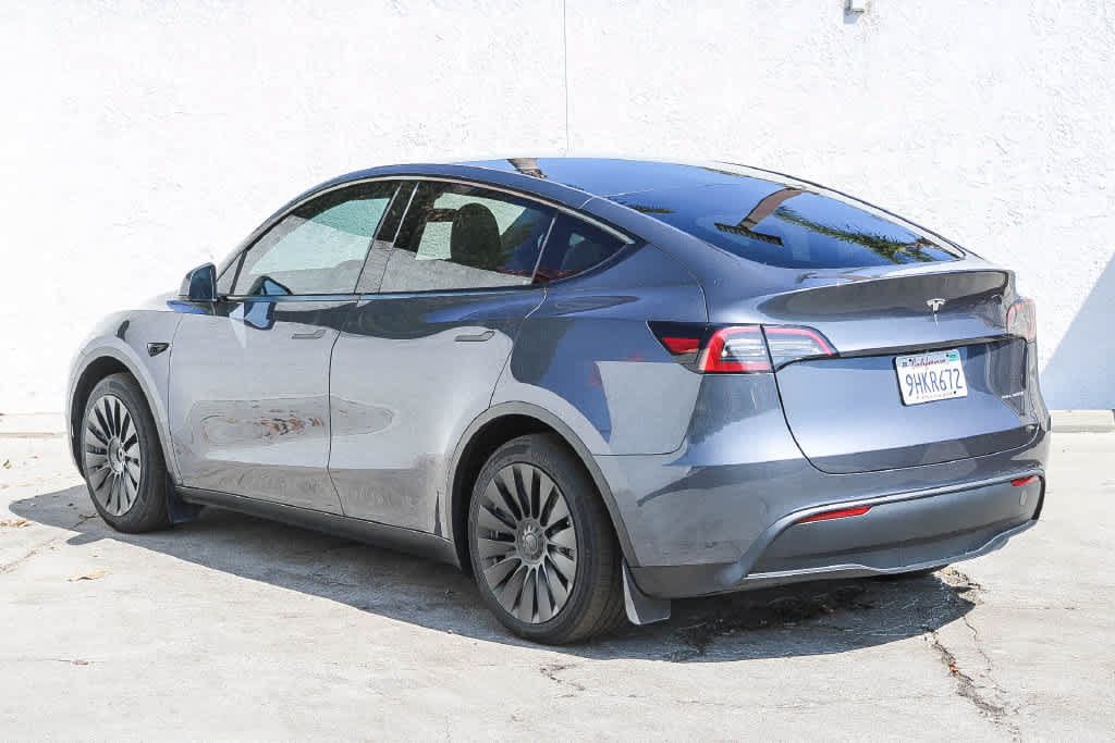 Used 2023 Tesla Model Y Long Range AWD/4WD image 4