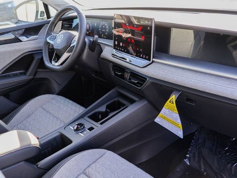 New 2025 Volkswagen Tiguan S image 40