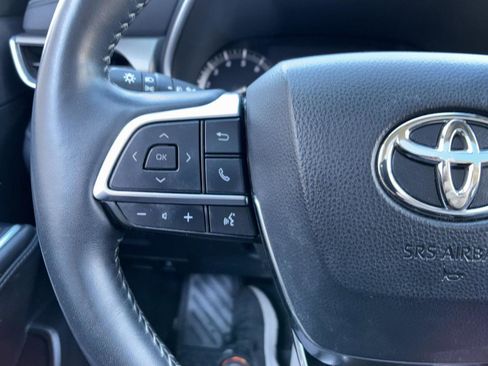 Used 2020 Toyota Highlander Limited image 36