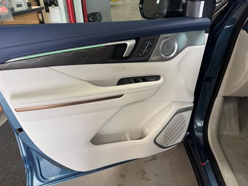 New 2026 Buick Enclave Avenir w/ Super Cruise Package image 16