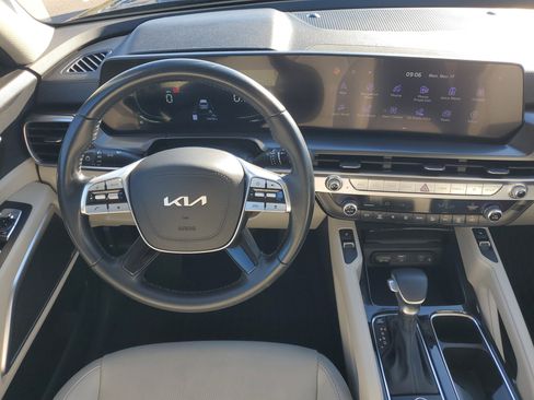 Certified 2024 Kia Telluride S w/ S Sunroof Package image 18