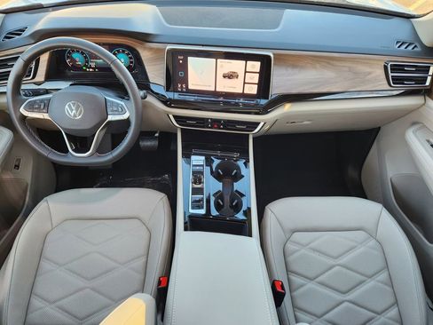 New 2026 Volkswagen Atlas SE image 10