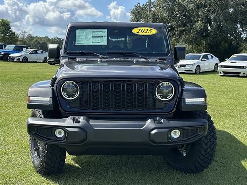 New 2025 Jeep Gladiator Willys image 2