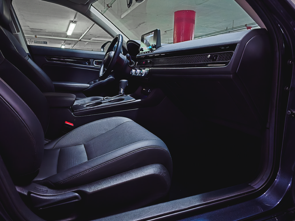 Used 2024 Honda Civic EX-L image 32
