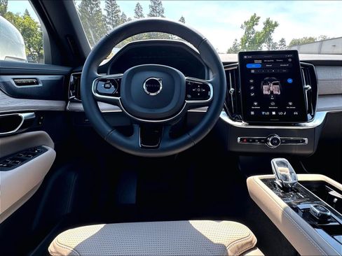 New 2026 Volvo XC90 T8 Ultra w/ Protection Package AWD/4WD image 15