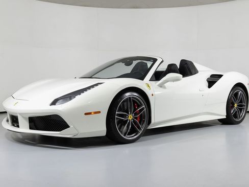Used 2016 Ferrari 488 Spider image 25