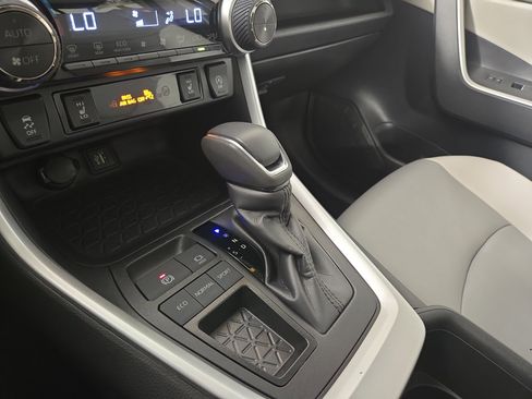 Used 2024 Toyota RAV4 XLE Premium image 23