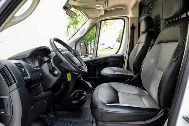 Used 2021 RAM ProMaster 2500 w/ Convenience Group FWD image 3
