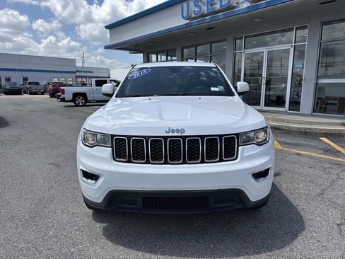 Used 2018 Jeep Grand Cherokee Laredo RWD image 2