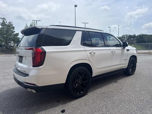 Used 2025 GMC Yukon AT4 w/ AT4 Premium Plus Package AWD/4WD image 6