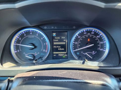 Used 2019 Toyota Highlander XLE AWD/4WD image 16