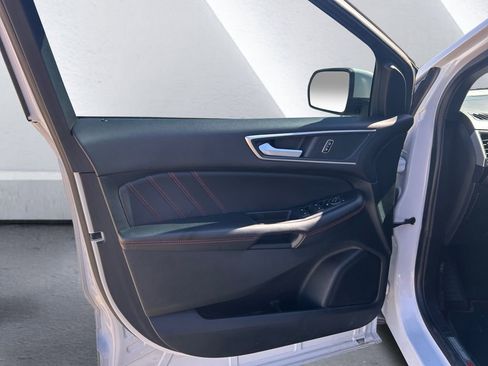 Certified 2023 Ford Edge ST-Line image 12