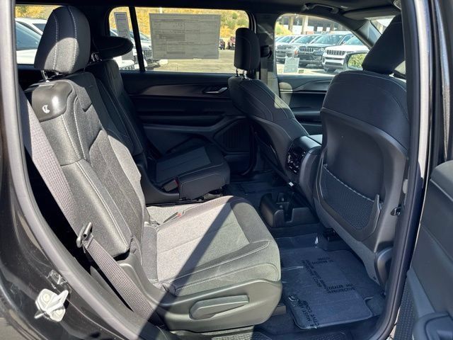 New 2026 Jeep Grand Cherokee L 4WD image 30