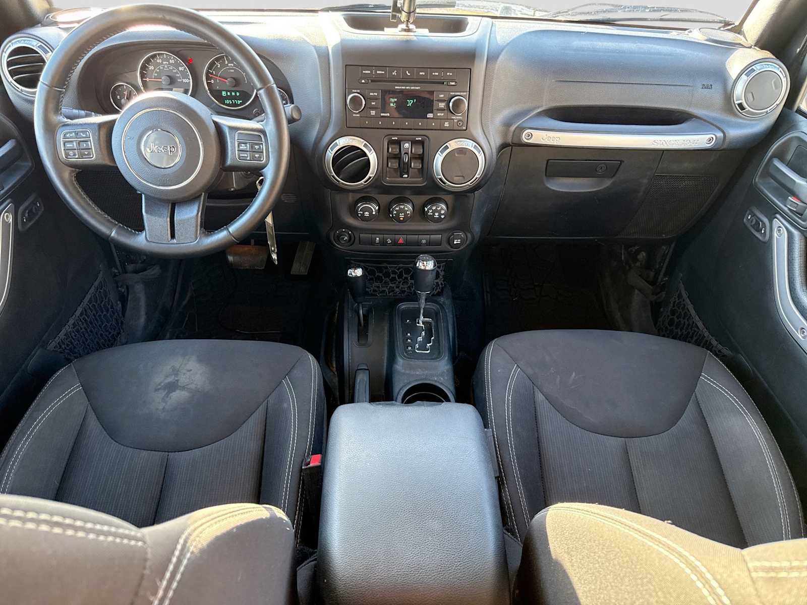 Used 2018 Jeep Wrangler Unlimited Sahara w/ Connectivity Group AWD/4WD image 15