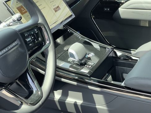 New 2025 Land Rover Range Rover Sport Dynamic SE AWD/4WD image 24