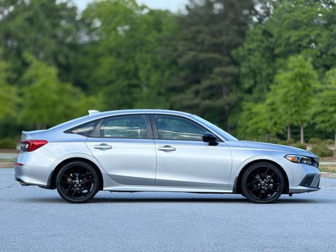 Used 2023 Honda Civic Sport image 12