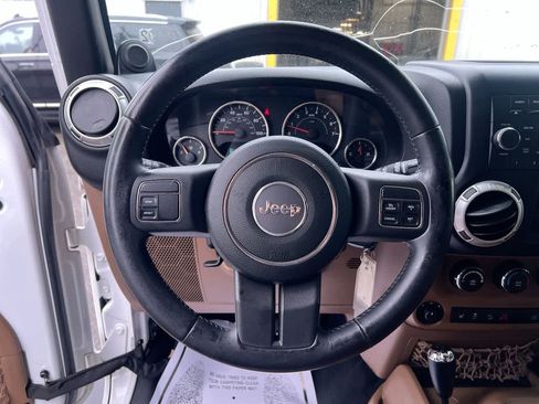 Used 2012 Jeep Wrangler Unlimited Sahara AWD/4WD image 14