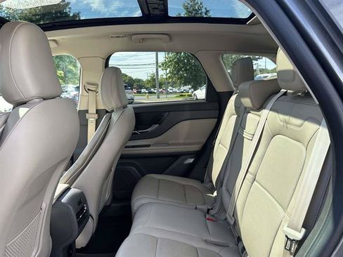 Used 2022 Lincoln Corsair AWD w/ Premium Package image 31