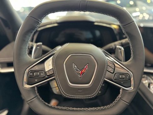 Used 2025 Chevrolet Corvette Stingray image 16