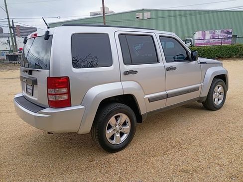 Used 2012 Jeep Liberty Sport image 13