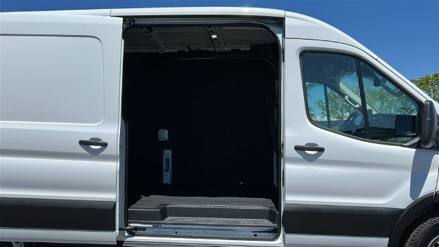 New 2026 Ford Transit 250 148 Medium Roof w/ Load Area Protection Package RWD image 12
