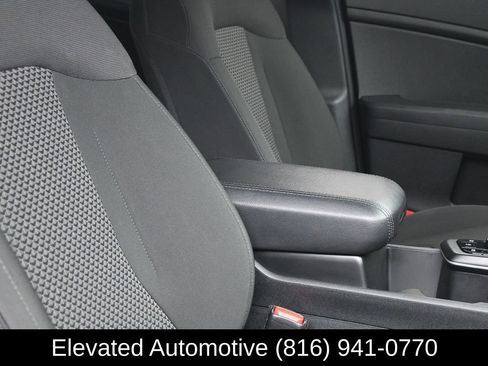 Used 2023 Kia Sportage LX image 8