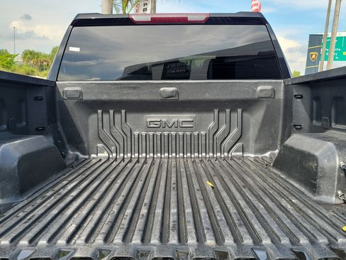 Used 2022 GMC Sierra 1500 SLE AWD/4WD image 25