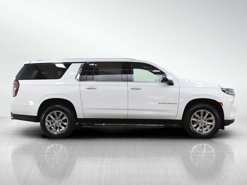 Used 2023 Chevrolet Suburban Premier image 6