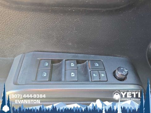 Used 2022 Toyota Tacoma TRD Off-Road w/ Technology Package AWD/4WD image 30