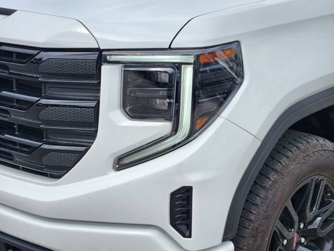 Used 2025 GMC Sierra 1500 Elevation w/ X31 Off-Road Package AWD/4WD image 7