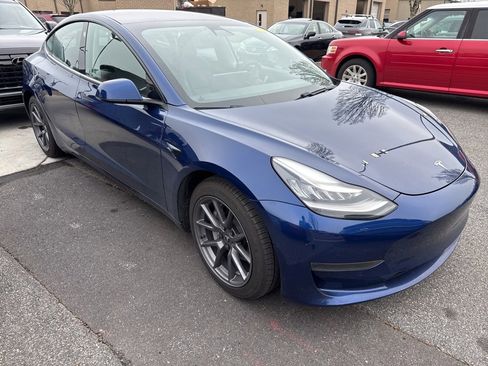 Used 2021 Tesla Model 3 Standard Range Plus image 3