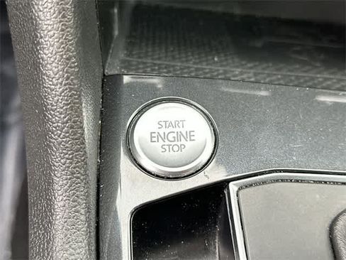 Used 2021 Volkswagen Tiguan SE R-Line image 11