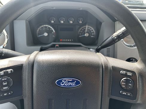 Used 2016 Ford F250 XLT w/ Camper Package AWD/4WD image 2