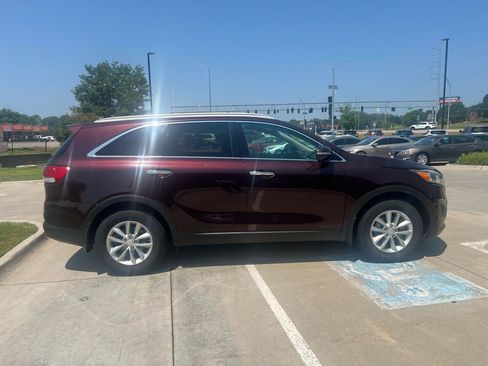 Used 2016 Kia Sorento FWD image 5
