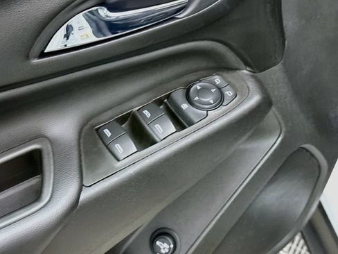 Used 2021 Chevrolet Equinox LT FWD image 17