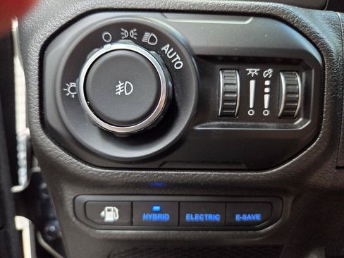 Used 2021 Jeep Wrangler Unlimited Rubicon 4xe w/ Cold Weather Group AWD/4WD image 31