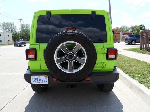 Used 2021 Jeep Wrangler Unlimited Sahara w/ Uconnect 4C Nav & Sound Group AWD/4WD image 7