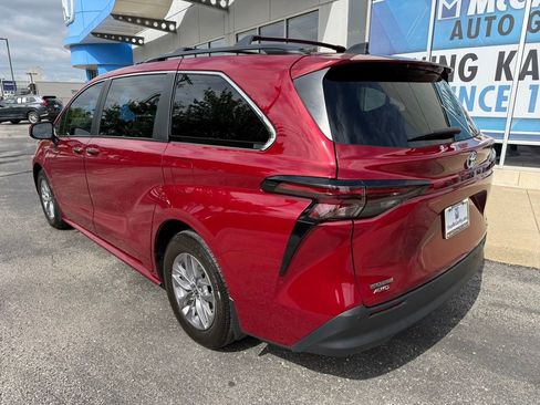 Used 2024 Toyota Sienna XLE w/ XLE Plus Package AWD/4WD image 15