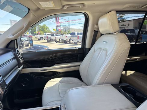 Used 2021 Ford Expedition Platinum RWD image 16