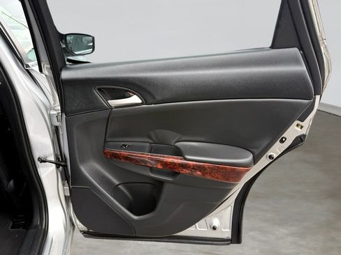 Used 2010 Honda Crosstour EX image 24