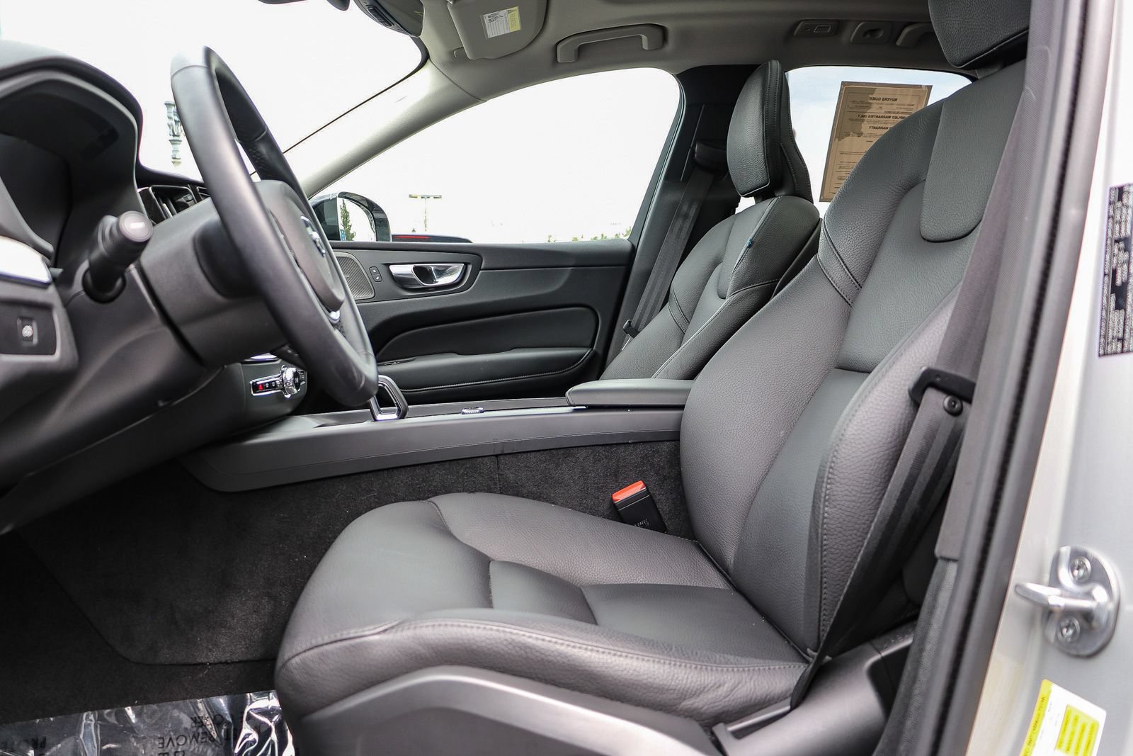 Used 2025 Volvo XC60 B5 Plus w/ Protection Package Premier AWD/4WD image 18
