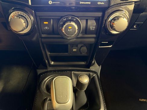 Used 2023 Toyota 4Runner TRD Off-Road Premium AWD/4WD image 19