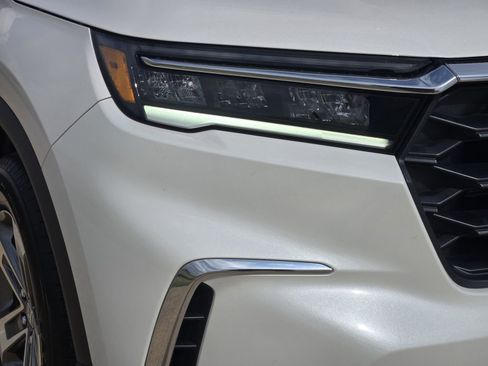 Used 2025 Honda Pilot EX-L image 11
